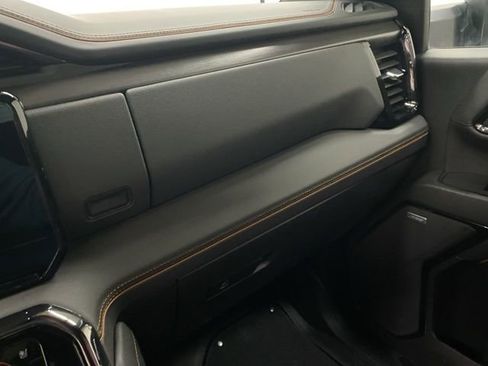 Used 2024 GMC Sierra 2500 AT4 w/ AT4 Premium Plus Package AWD/4WD image 22