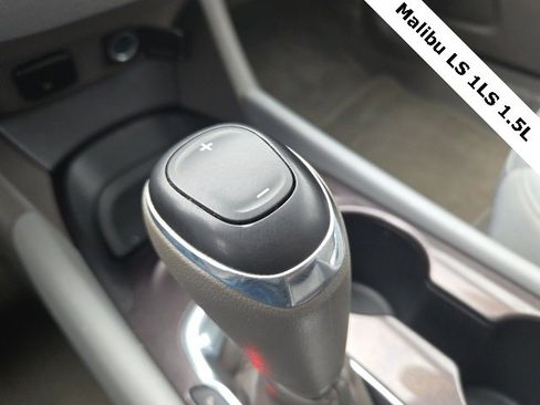 Used 2017 Chevrolet Malibu LS image 26