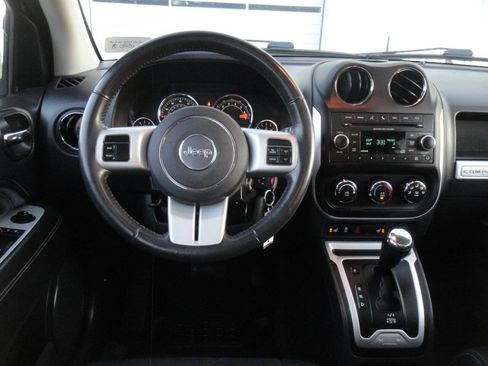 Used 2017 Jeep Compass High Altitude AWD/4WD image 11