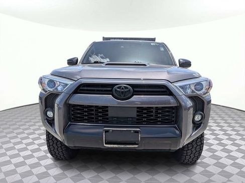 Used 2021 Toyota 4Runner Venture w/ Moonroof Package AWD/4WD image 8