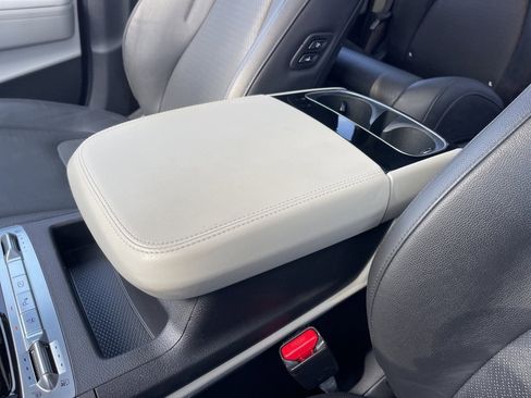 Used 2023 Kia Carnival SX Prestige image 15