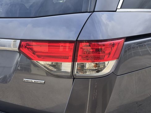 Used 2016 Honda Odyssey SE image 16
