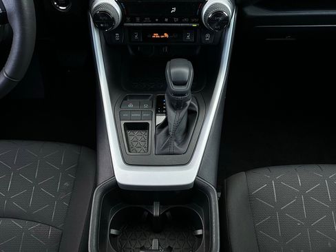 Used 2025 Toyota RAV4 XLE image 15