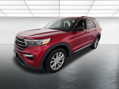 Used 2023 Ford Explorer XLT w/ Equipment Group 202A AWD/4WD image 4