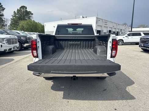 New 2026 GMC Sierra 1500 SLE image 23