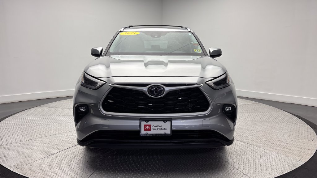 Certified 2021 Toyota Highlander XLE AWD/4WD image 45