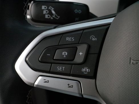 Certified 2023 Volkswagen Atlas Cross Sport SE image 26