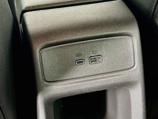 Used 2025 Chevrolet Trax LT FWD image 31
