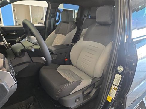 Used 2025 Toyota Tacoma TRD Off-Road image 11