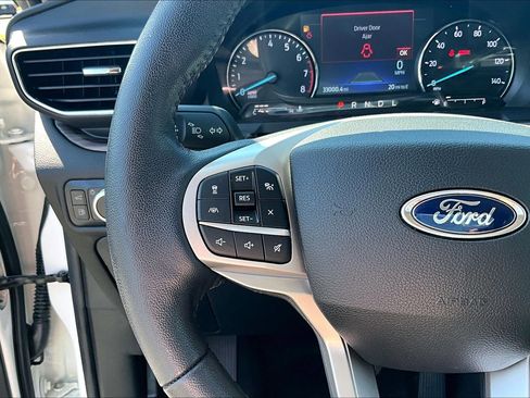 Used 2022 Ford Explorer Limited w/ Hybrid Equipment Group 310A RWD image 16