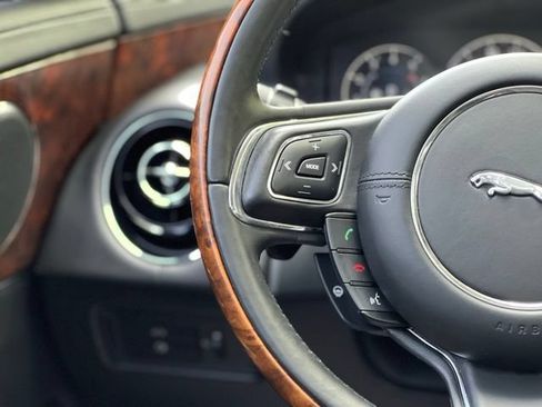 Used 2017 Jaguar XJ L Portfolio AWD/4WD image 35
