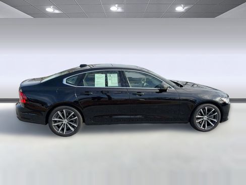 Used 2021 Volvo S90 T6 Momentum image 8