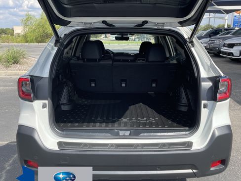 Used 2025 Subaru Outback Onyx Edition XT AWD/4WD image 11
