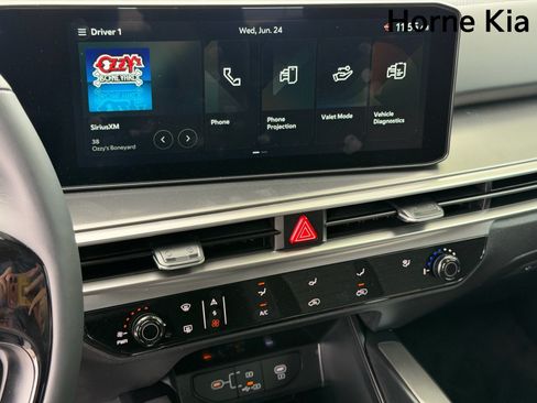 New 2026 Kia Sorento LX FWD image 16