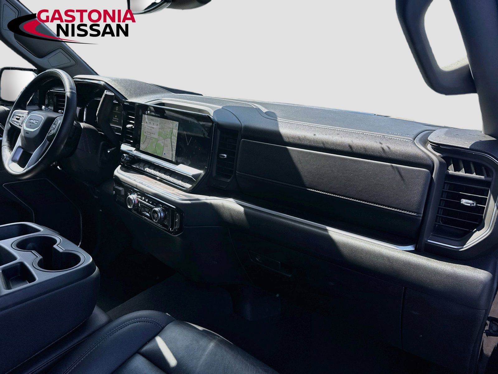 Used 2025 GMC Sierra 1500 SLT AWD/4WD image 39