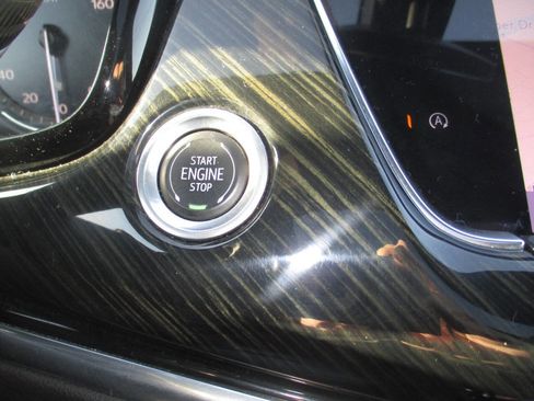 Used 2021 Cadillac XT6 Premium Luxury image 38