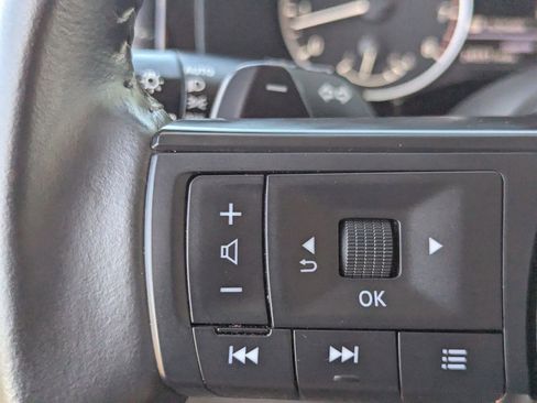 Certified 2025 Nissan Pathfinder SV FWD image 25