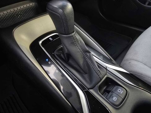 Used 2020 Toyota Corolla LE image 38