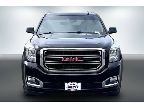 Used 2019 GMC Yukon SLT image 2