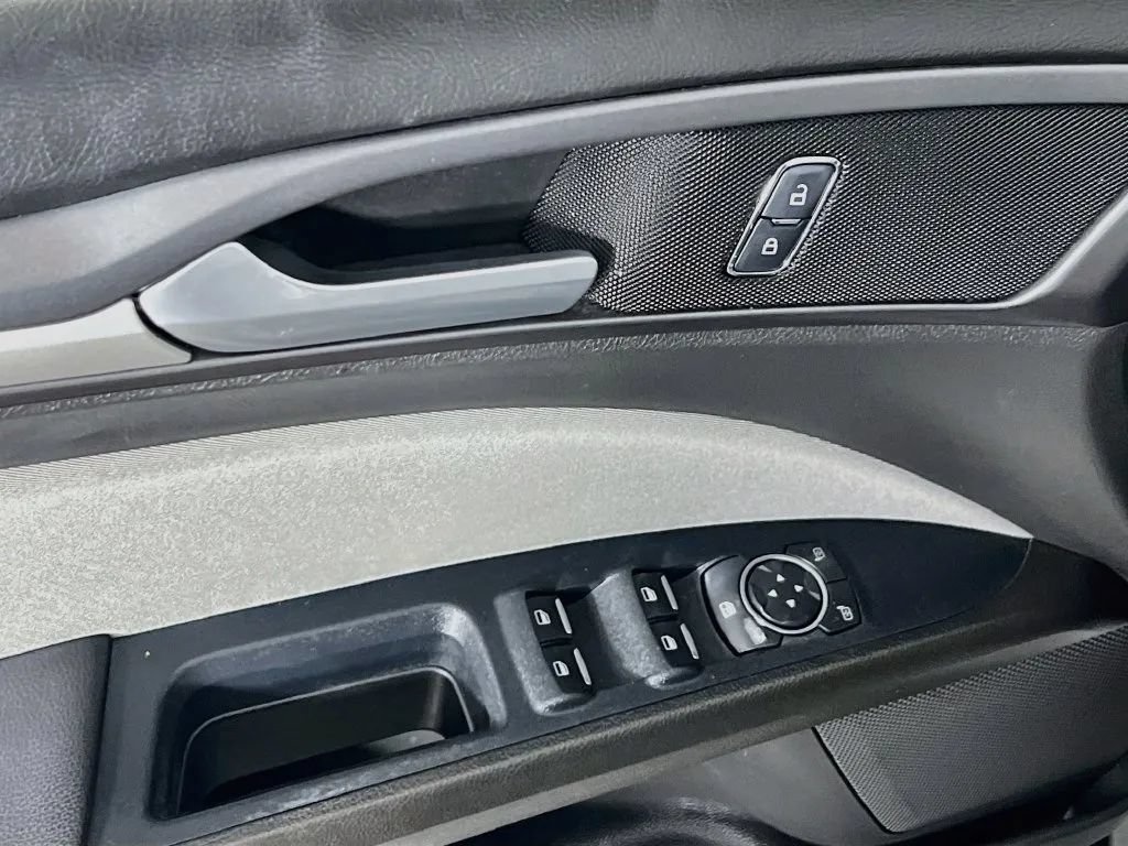 Used 2016 Ford Fusion S FWD image 18