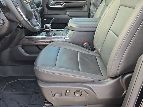 Certified 2025 Chevrolet Silverado 1500 LTZ w/ Technology Package image 18