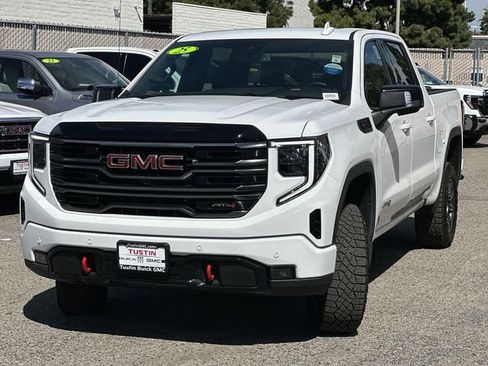 Used 2025 GMC Sierra 1500 AT4 image 8