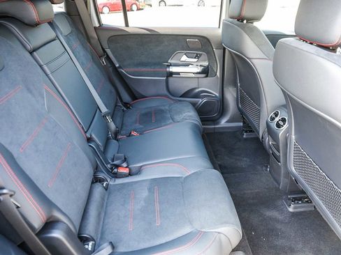 Used 2024 Mercedes-Benz EQB 300 4MATIC image 18