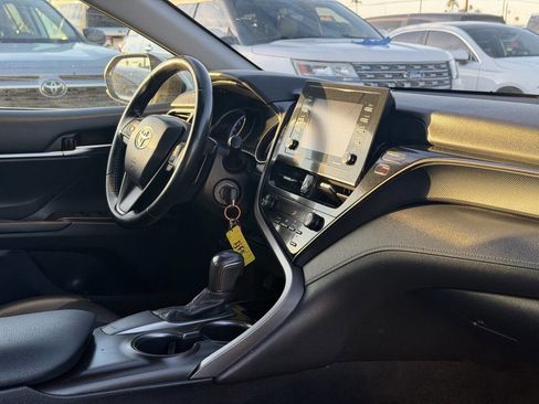 Used 2021 Toyota Camry SE image 29