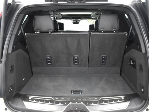 Used 2023 Cadillac Escalade Sport Platinum image 9