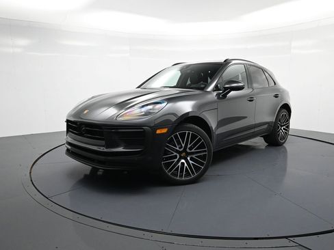 Used 2026 Porsche Macan AWD/4WD image 1