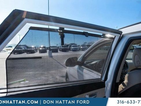 Used 2017 Hyundai Santa Fe Limited image 27