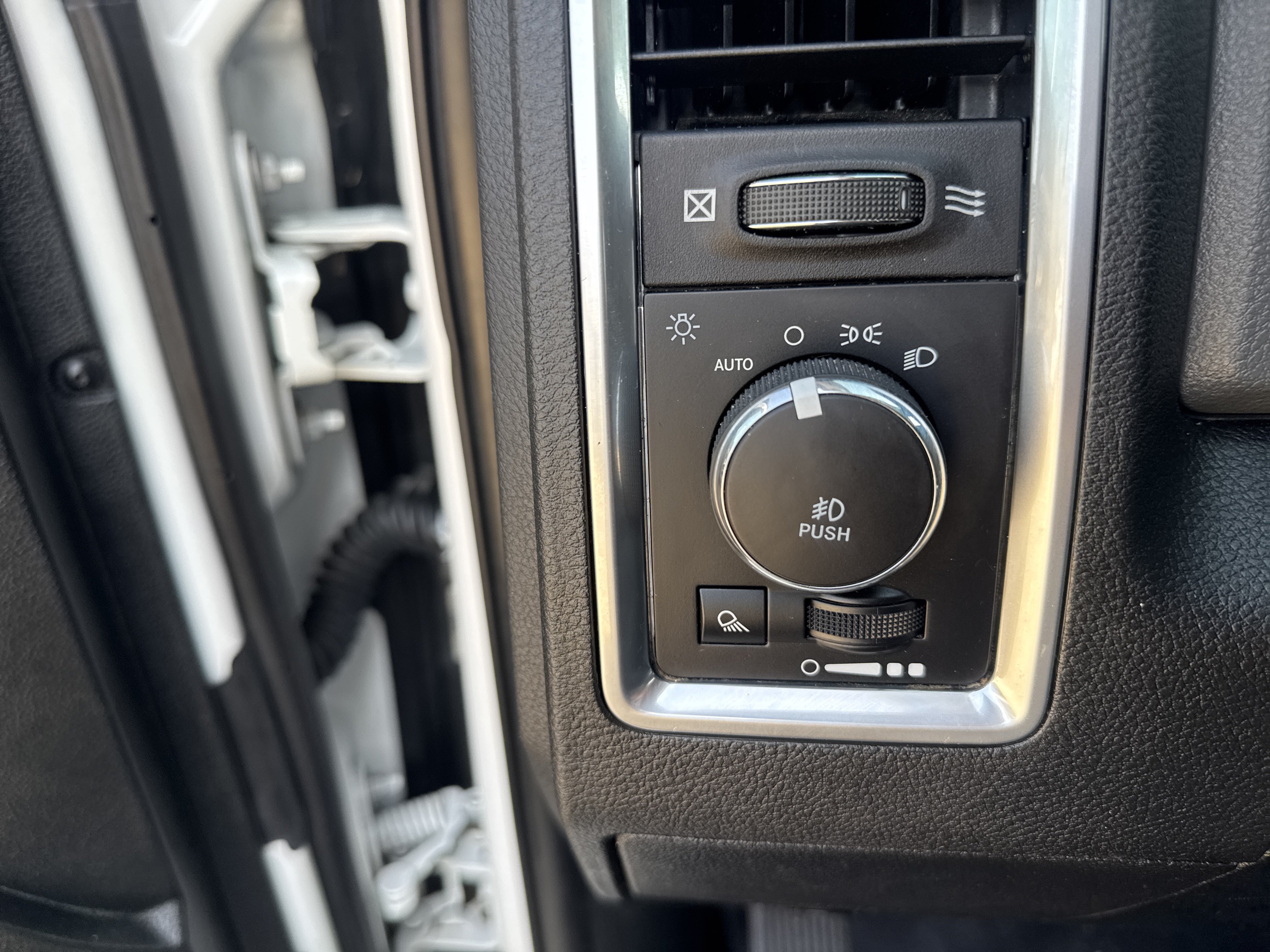 Used 2017 RAM 1500 Big Horn AWD/4WD image 11