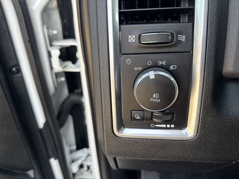 Used 2017 RAM 1500 Big Horn AWD/4WD image 11