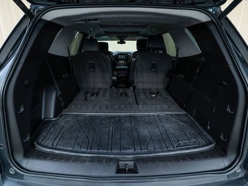 Certified 2019 Chevrolet Traverse LT w/ LT Premium Package image 43