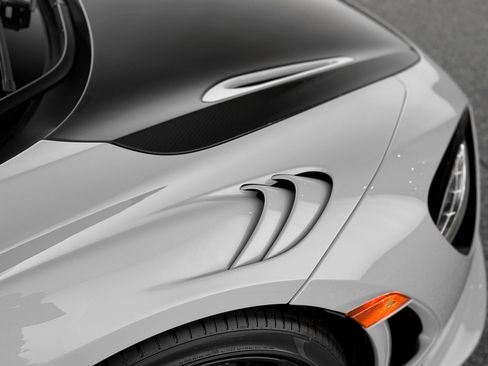 Used 2026 McLaren 750S Spider RWD image 45