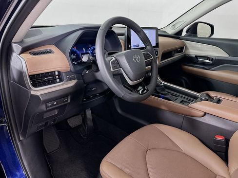 Certified 2026 Toyota Grand Highlander Platinum image 9