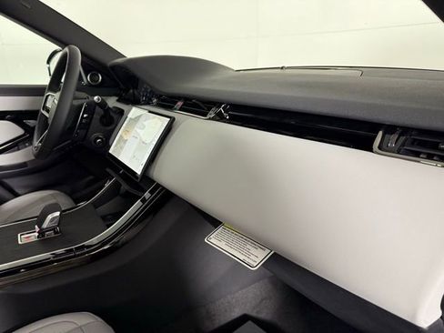 Used 2026 Land Rover Range Rover Evoque S image 31