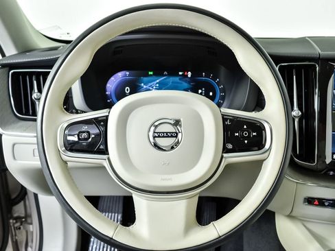 Certified 2023 Volvo XC60 B5 Ultimate w/ Protection Package Premier image 11