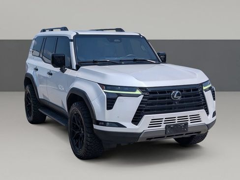 Used 2024 Lexus GX 550 AWD/4WD image 2