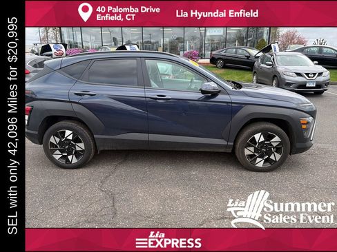 Used 2025 Hyundai Kona SEL AWD/4WD image 2