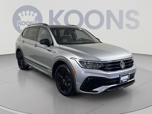Used 2022 Volkswagen Tiguan SE R-Line AWD/4WD image 10