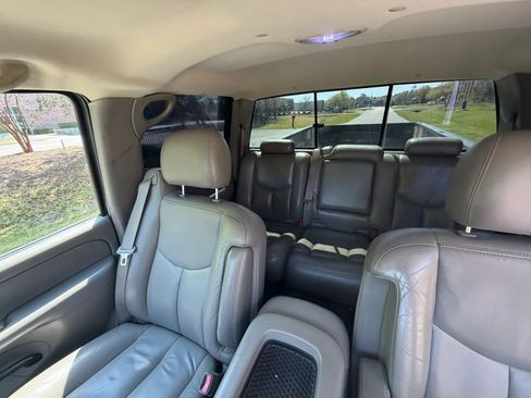 Used 2006 Chevrolet Silverado 3500 LT w/ Heavy-Duty Power Package AWD/4WD image 17