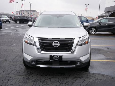 Used 2022 Nissan Pathfinder SL image 3