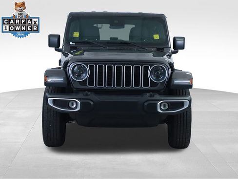Used 2025 Jeep Wrangler Sahara image 7