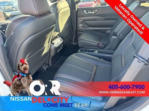 New 2026 Nissan Armada SL w/ Captain's Chari Seat Package AWD/4WD image 12