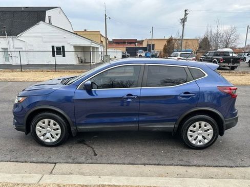 Used 2020 Nissan Rogue Sport S image 26