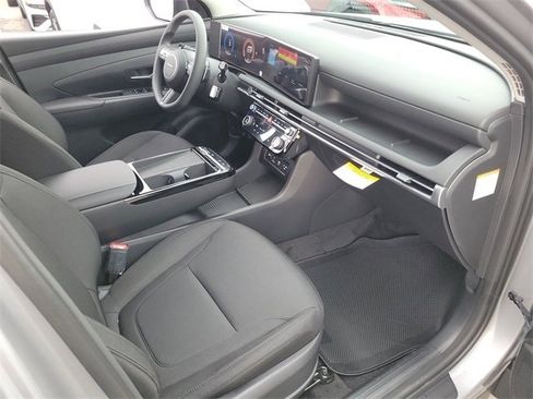 New 2026 Hyundai Tucson SEL image 16