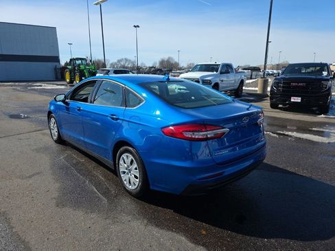 Used 2020 Ford Fusion S image 3