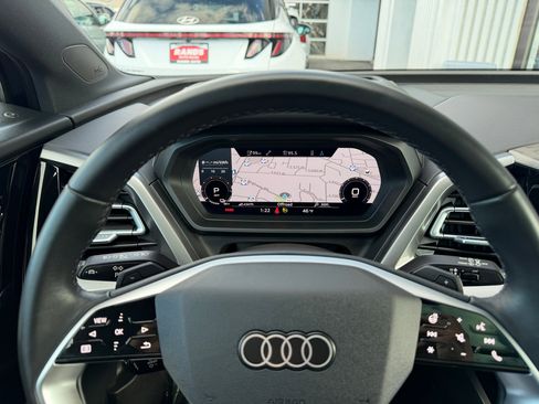 Used 2023 Audi Q4 e-tron Prestige image 8