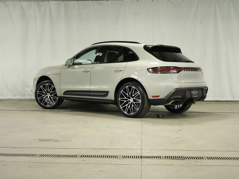 Certified 2026 Porsche Macan AWD/4WD image 3
